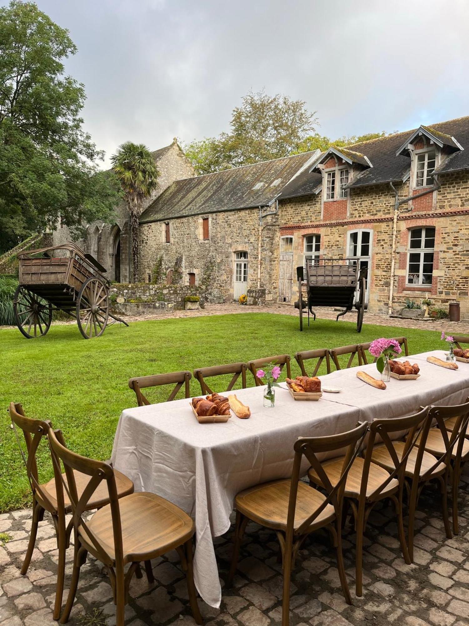Abbaye De Blanchelande Bed & Breakfast Neufmesnil Exterior photo